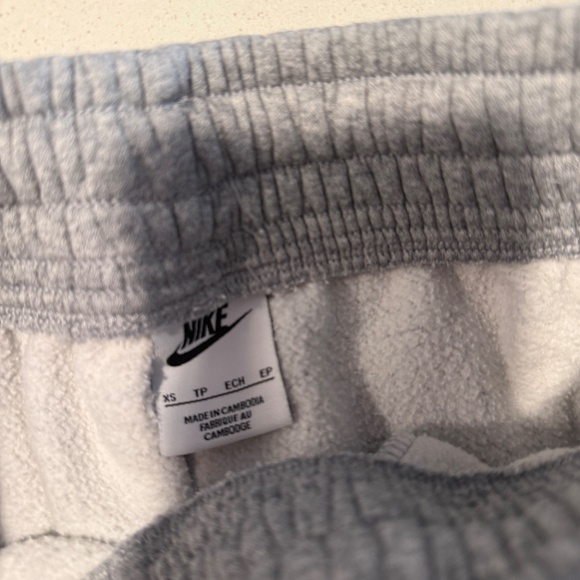 Nike sweatpants - Picture 4 of 6